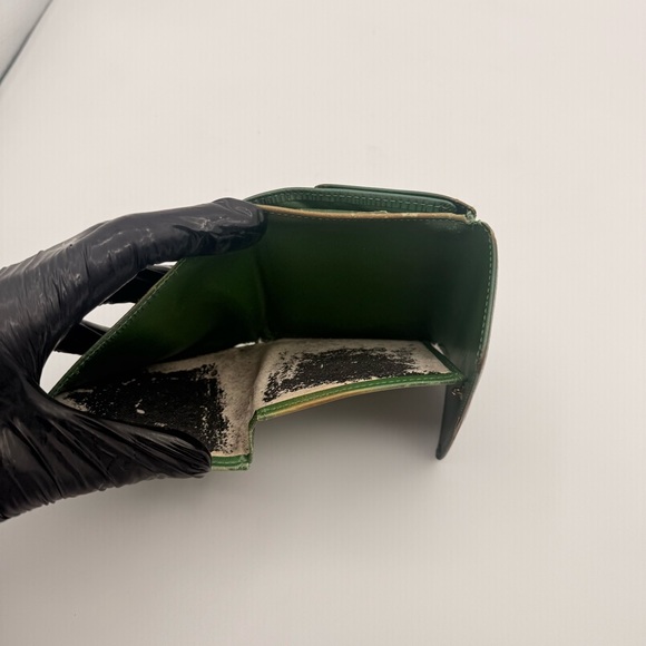 Louis Vuitton Epi Green Trifold Wallet Snap Closure France Authenticated - Picture 11 of 15